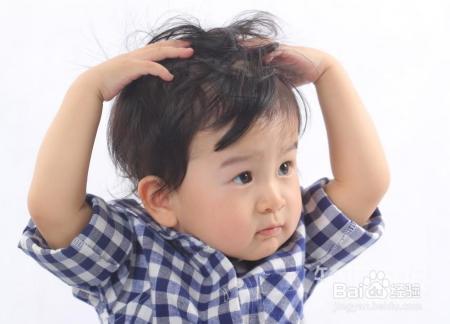 宝宝脸上身上长满痱子，该怎么办？