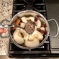 教你如何制作雪梨桂圆姜糖水