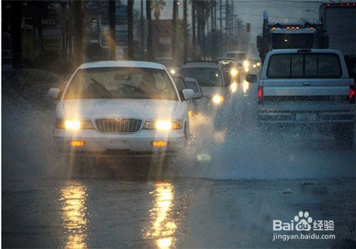 下雨天如何安全行车