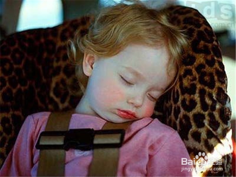 2岁宝宝坐车头晕要怎么解决