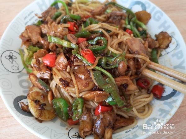 麻辣过瘾双椒鸡捞面的做法