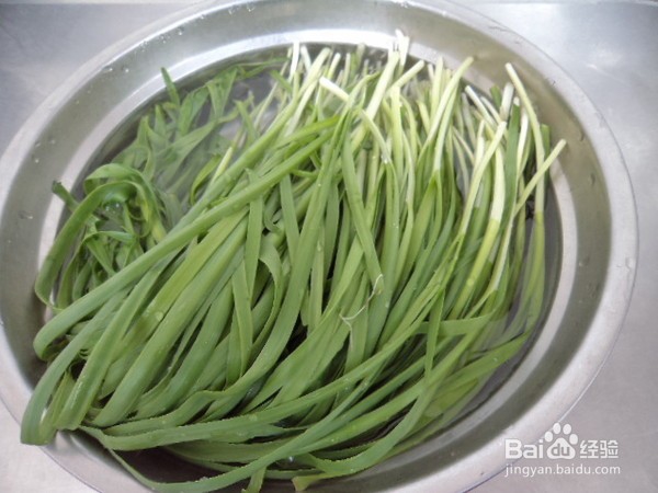 韭菜鸡蛋香菇馅发面蒸饺的步骤