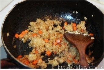 毫无难度的剩米饭做法【酱油炒饭】