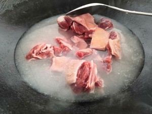 食补佳品羊肉煲的做法