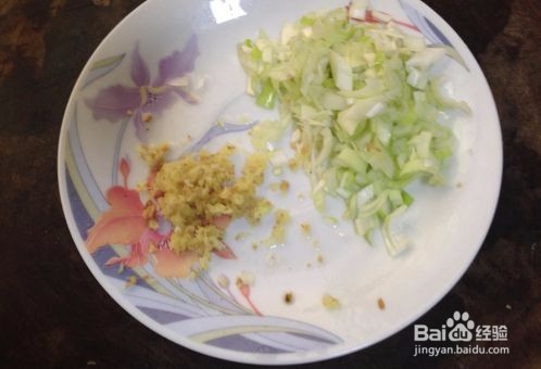 厨房挑战之荤菜茄汁西葫芦猪肉饼怎么做?