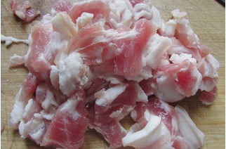 家常菜双椒炒肉的做法