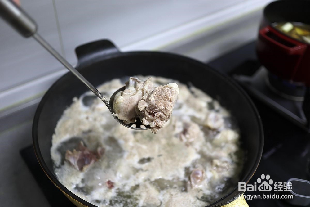 鲜香味浓老汤炖鸭腿