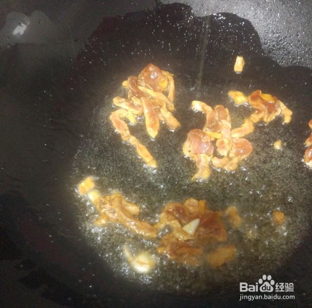 毛豆火腿炒肉的家常做法