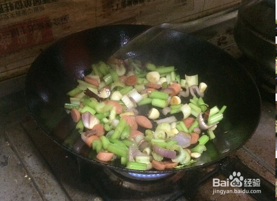 2018炒菜之芹菜炒火腿的家庭做法