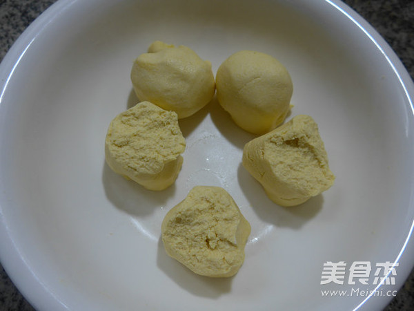 鸡蛋椰蓉馅玉米粉煎饼