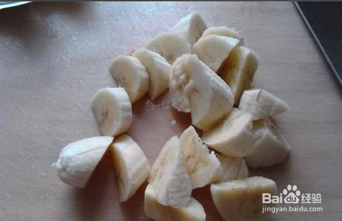 香蕉火龙果沙拉的做法