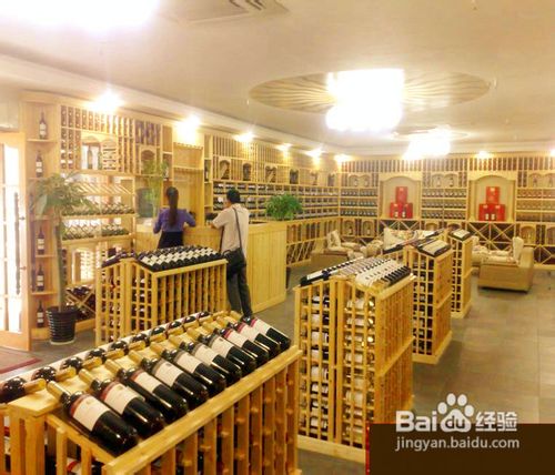 红酒专卖店的红酒架装修设计