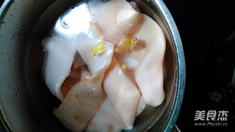 双色肉皮冻的做法