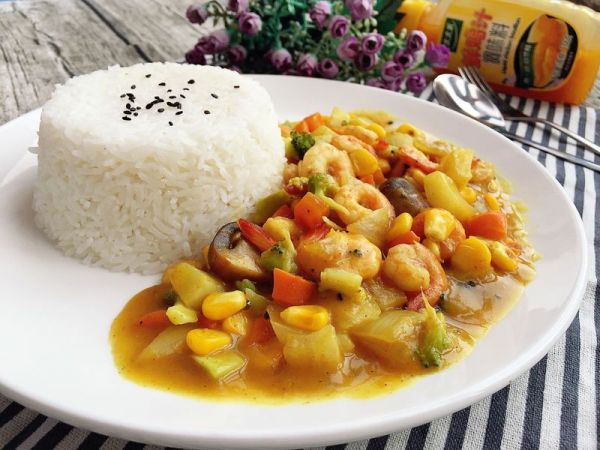 鲜虾杂蔬咖喱饭