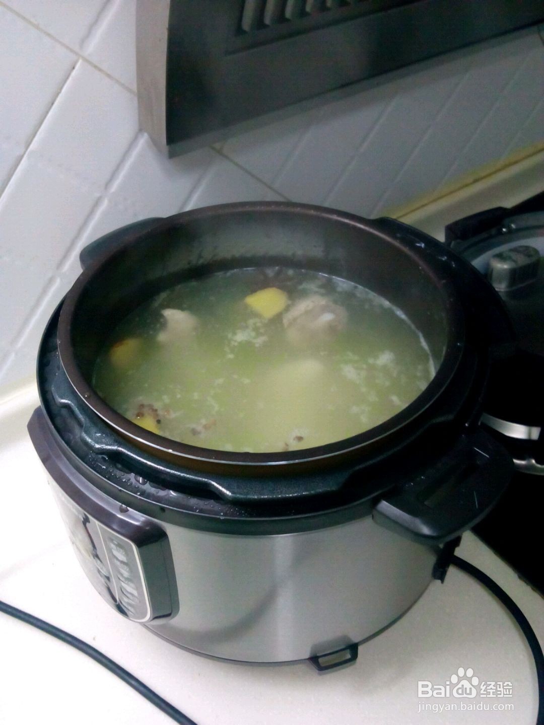 排骨白萝卜汤的做法