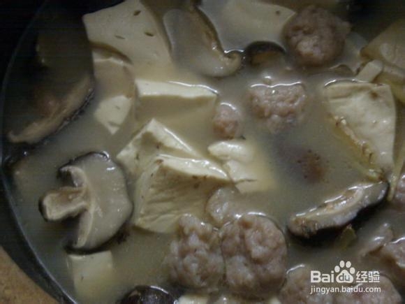 豆腐冬菇鲮鱼滑汤