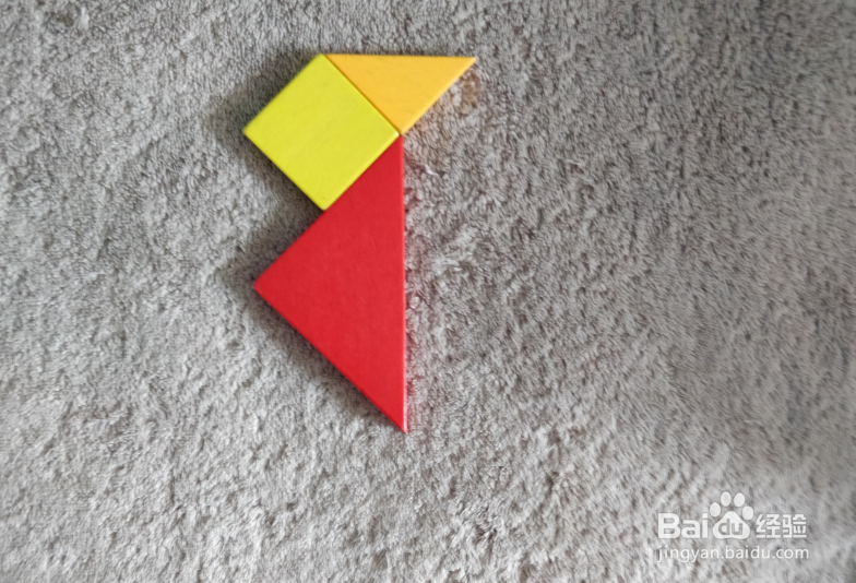 用七巧板怎样拼抬头观望的企鹅？