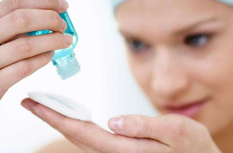 擦化妆品顺序，是先擦水，乳，精华这顺序吗