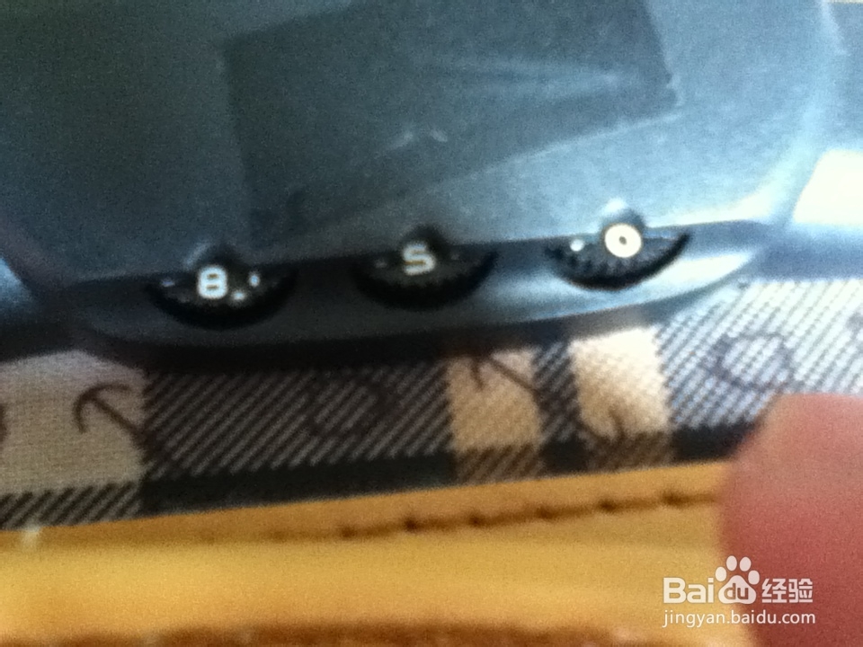 如何打开皮箱锁