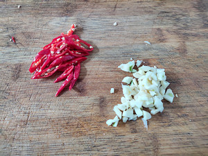 青萝卜炒肉丝的做法