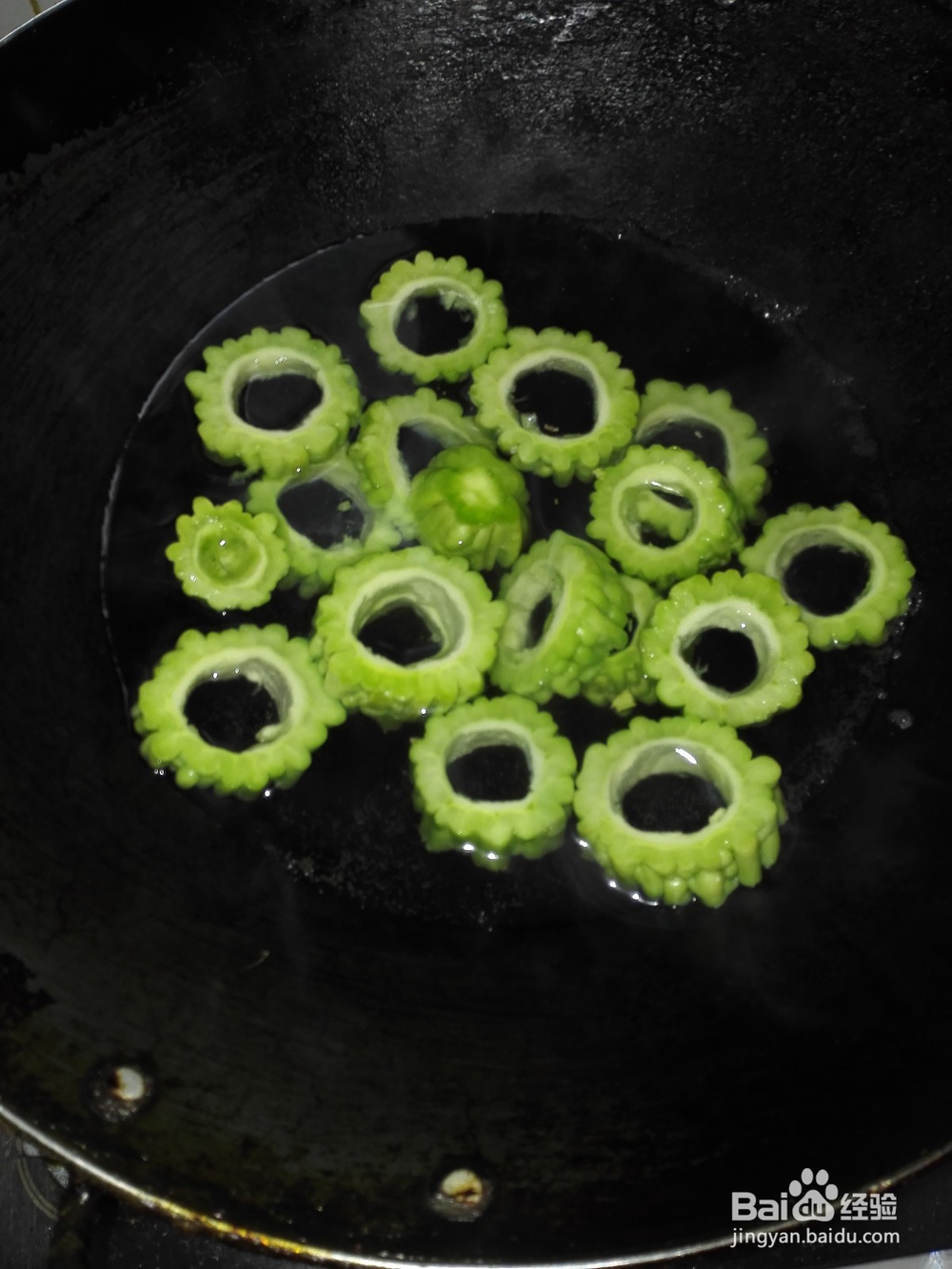 怎样制作苦瓜煎蛋?