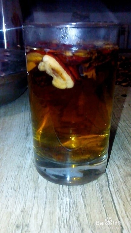 如何自己泡制红枣茶