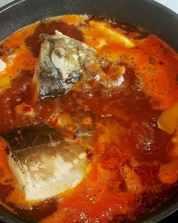 红油豆瓣酱炖鱼