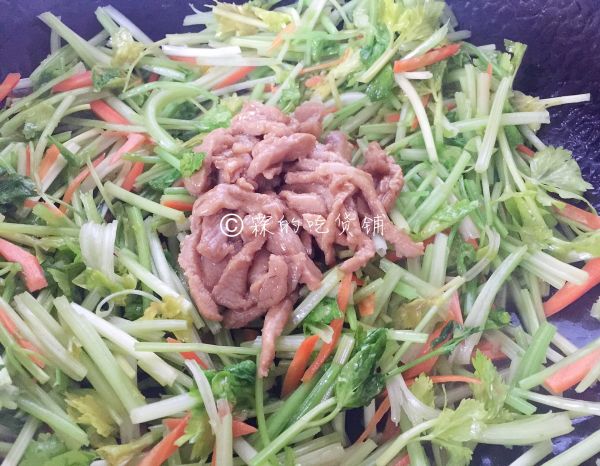 芹菜胡萝卜炒肉丝