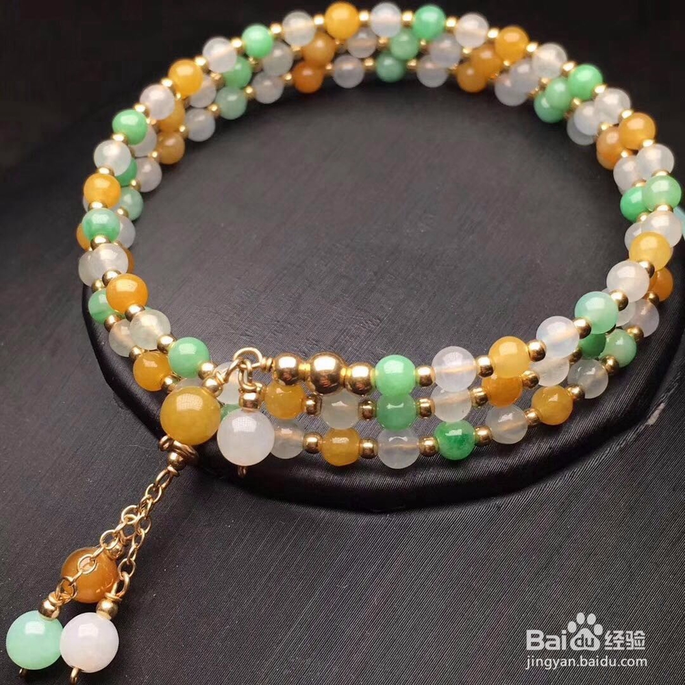 翡翠串珠手链挑选：糯种带色性价比高
