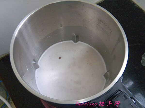 奶香红豆黑米糊