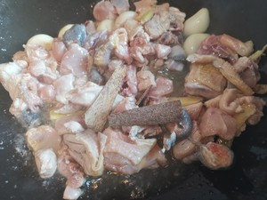 小炒鸡肉的做法