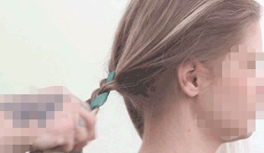 发带怎么编进辫子里