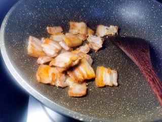 五花肉炒茭白做法