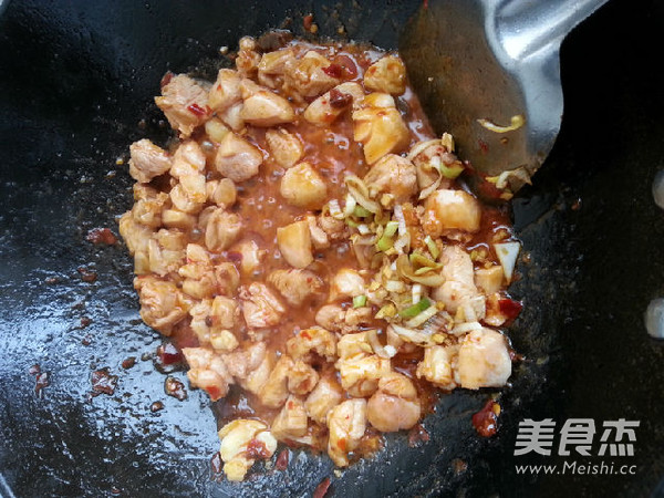 毛豆炒鸡腿肉