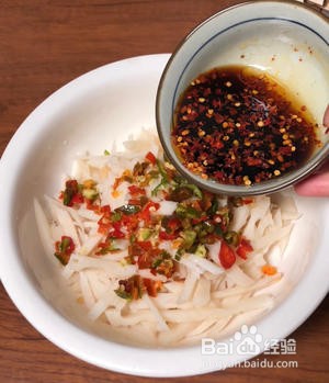 怎么做酸辣脆爽凉拌藕丝