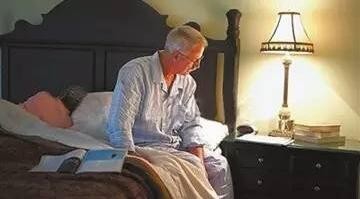 老年人失眠要怎么调理好?