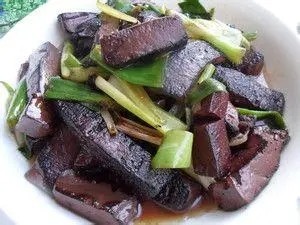 大葱爆炒猪血