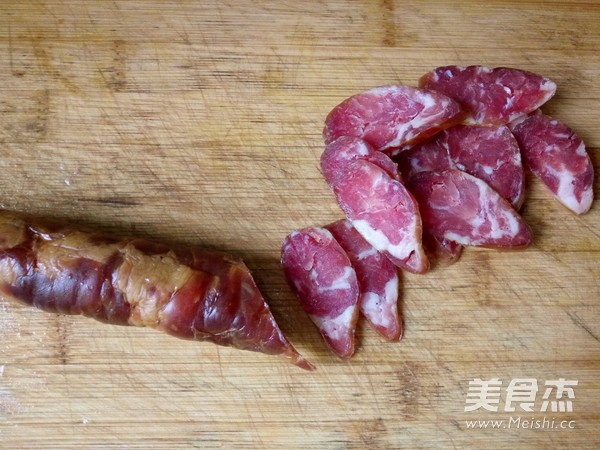 广式腊肠煲仔饭