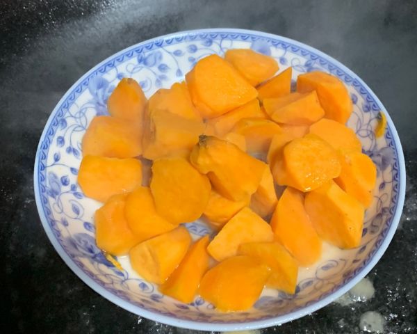 椰汁芋圆香芋西米露