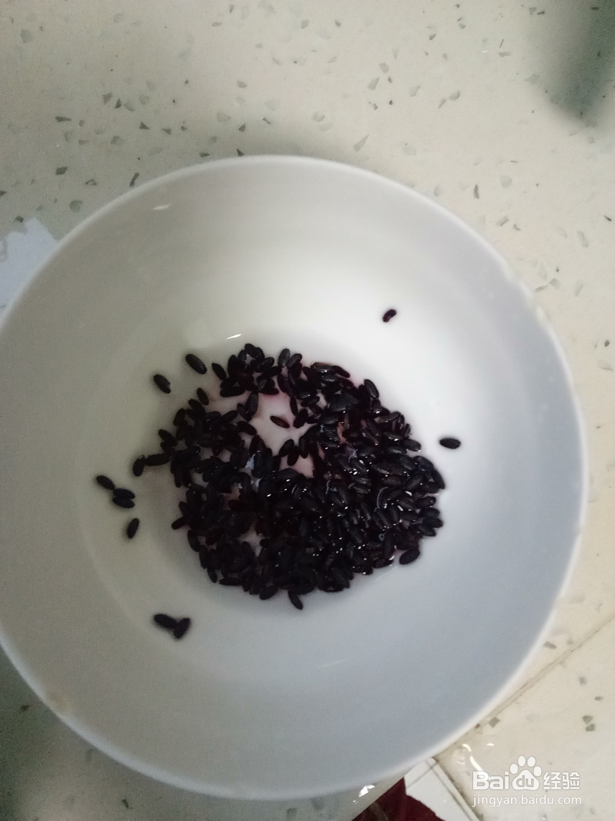 燕麦黑米红枣粥