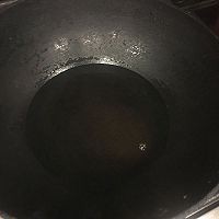 在家制作美味的姜葱炒蟹