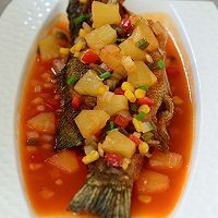 在家制作美味的五彩糖醋鱼