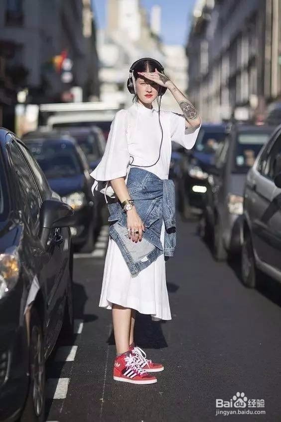 秋季怎么搭配长裙，平底鞋与长裙的穿搭尽显优雅