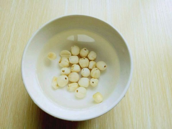 冰糖红枣银耳雪梨汤