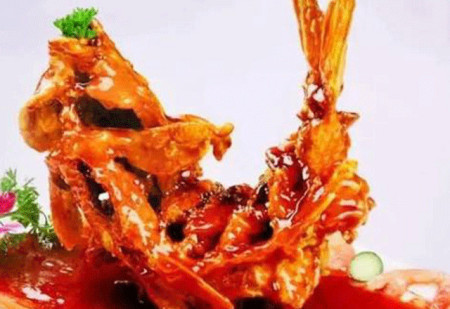 做糖醋鲤鱼时，鲤鱼过油都炸的不完整的原因