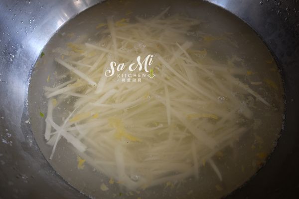 酸菜炒土豆肉丝