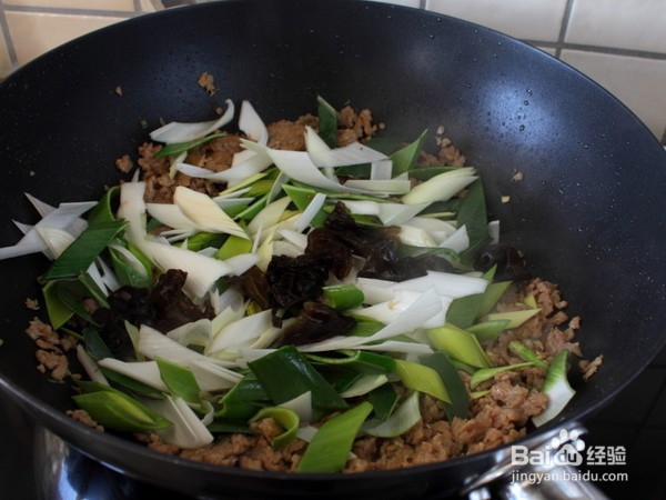 怎么吃都不腻的小菜 肉沫油条的方法步骤