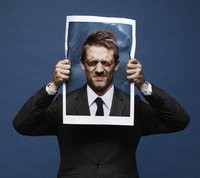 如何解决在职场中的人际冲突问题？