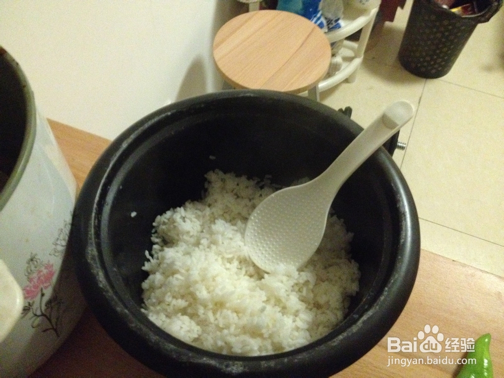 懒人饭：青椒鸡蛋炒米饭