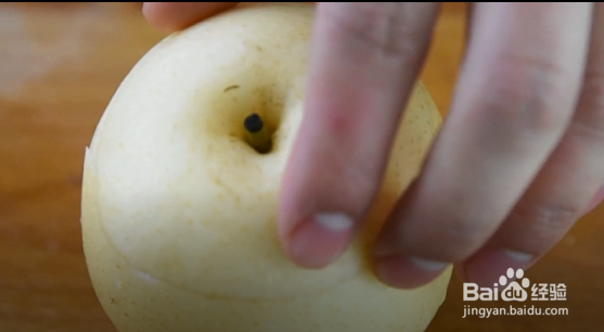 冰糖炖雪梨的做法?